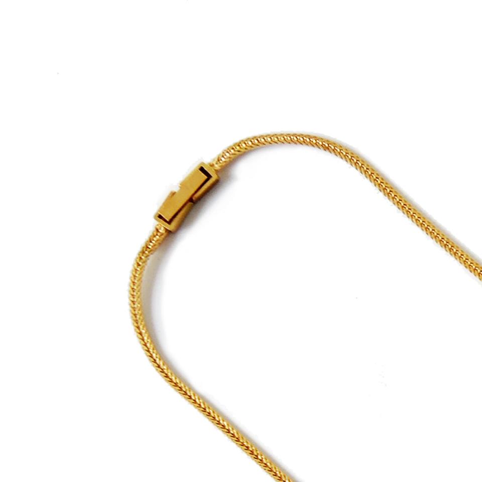 1.6 mm wide x 16" long flat foxtail chain in 18K yellow gold showing the clasp detail, on a white background