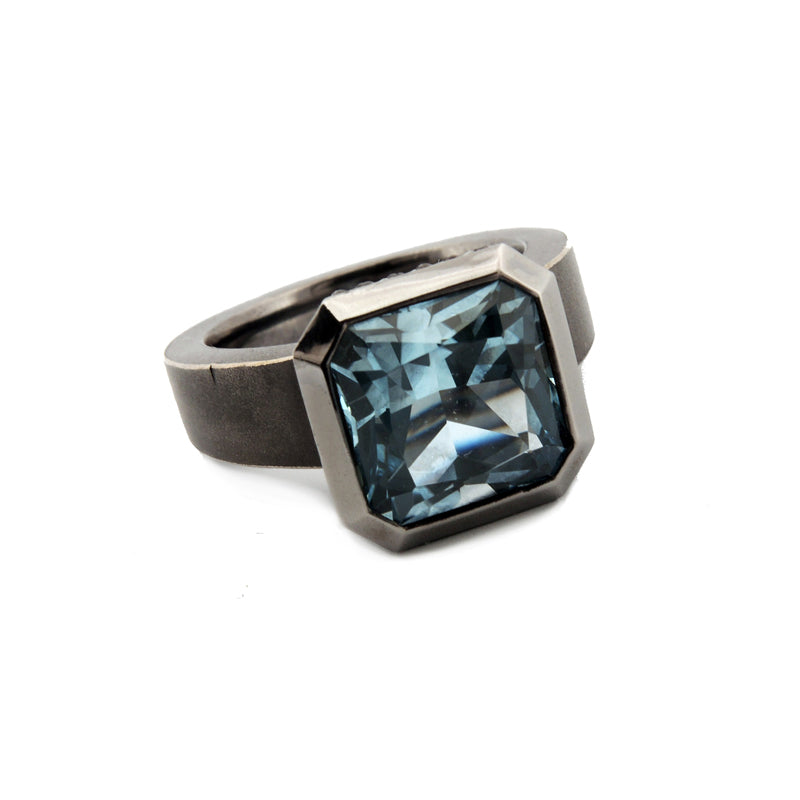 Series 20 | Oblique Sterling Ring, Bl. Silver + Blue Topaz, Dia. (SZ 6.5)