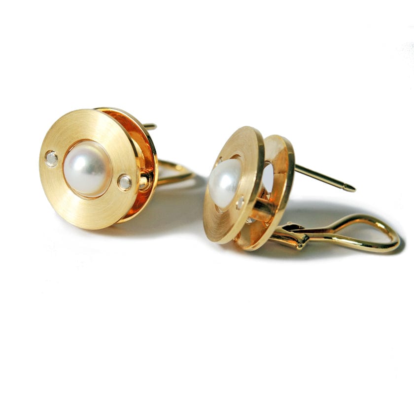 Series 3 | Riveted Earring 2, 18k Gold, Platinum with Pearls