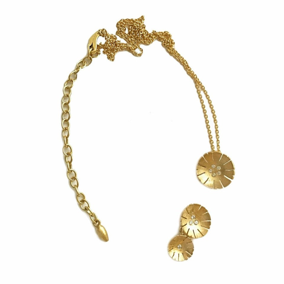 Series 39 - Flower | Pendant, Triple, Detachable, 18k + .135 tcw. Dia.